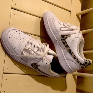 Womens leopard Nike